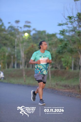 Race photo from Arutmin Borneo Run 2024