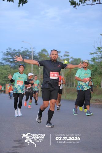 Race photo from Arutmin Borneo Run 2024