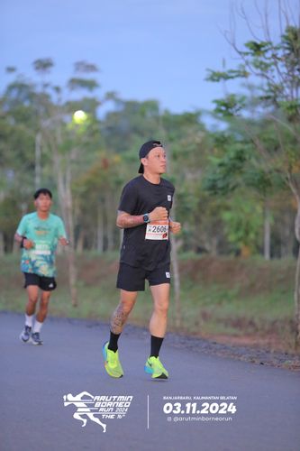 Race photo from Arutmin Borneo Run 2024