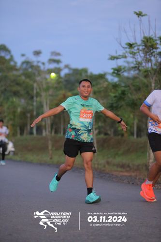Race photo from Arutmin Borneo Run 2024