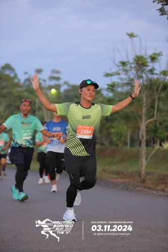 Race photo from Arutmin Borneo Run 2024