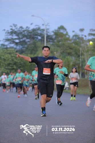 Race photo from Arutmin Borneo Run 2024