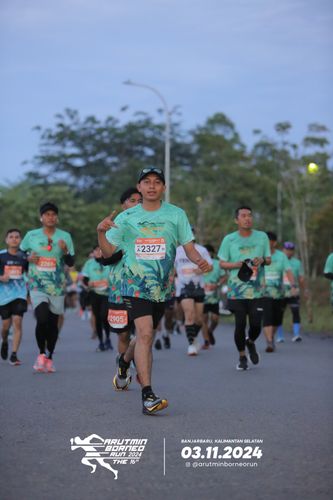 Race photo from Arutmin Borneo Run 2024