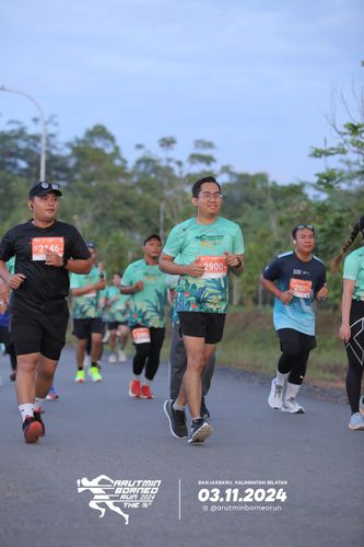 Race photo from Arutmin Borneo Run 2024