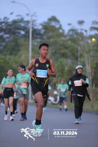 Race photo from Arutmin Borneo Run 2024