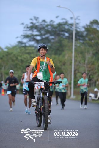 Race photo from Arutmin Borneo Run 2024