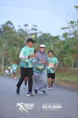 Race photo from Arutmin Borneo Run 2024