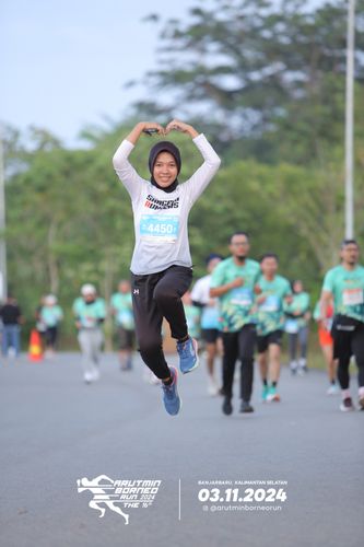 Race photo from Arutmin Borneo Run 2024