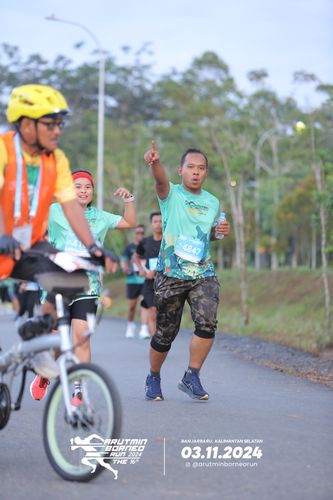 Race photo from Arutmin Borneo Run 2024