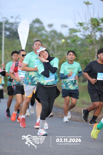 Race photo from Arutmin Borneo Run 2024