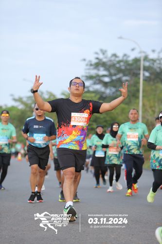 Race photo from Arutmin Borneo Run 2024