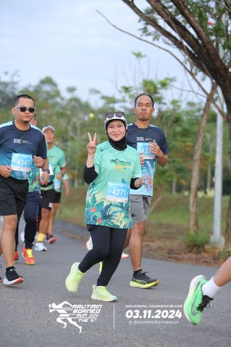 Race photo from Arutmin Borneo Run 2024