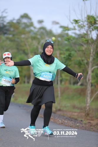 Race photo from Arutmin Borneo Run 2024