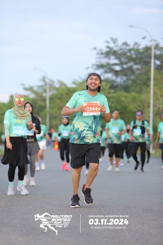 Race photo from Arutmin Borneo Run 2024