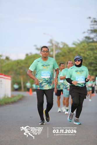 Race photo from Arutmin Borneo Run 2024