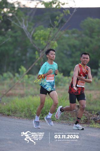 Race photo from Arutmin Borneo Run 2024