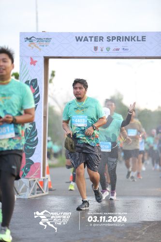 Race photo from Arutmin Borneo Run 2024