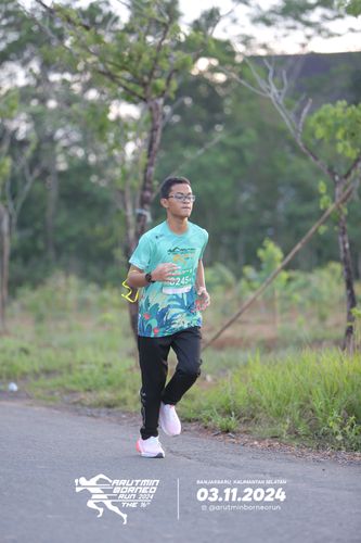Race photo from Arutmin Borneo Run 2024