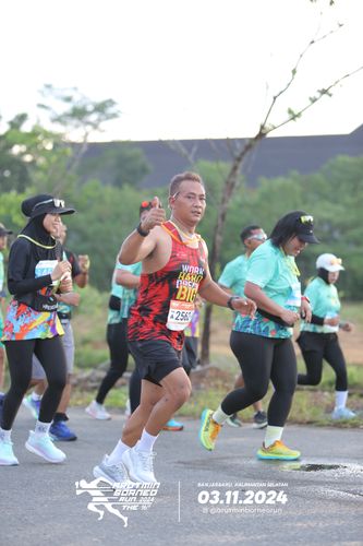 Race photo from Arutmin Borneo Run 2024