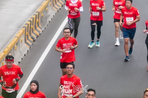 Race photo from ONE RUN 10K 2025