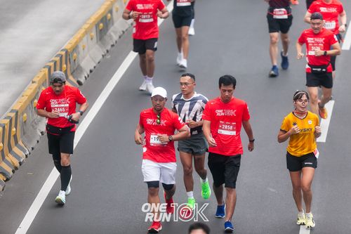 Race photo from ONE RUN 10K 2025