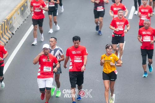 Race photo from ONE RUN 10K 2025