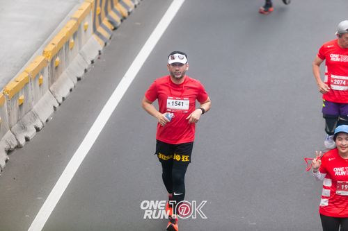 Race photo from ONE RUN 10K 2025