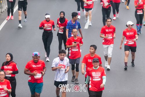 Race photo from ONE RUN 10K 2025