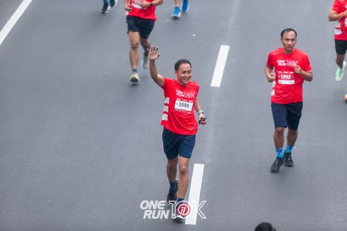 Race photo from ONE RUN 10K 2025
