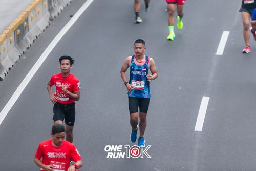 Race photo from ONE RUN 10K 2025
