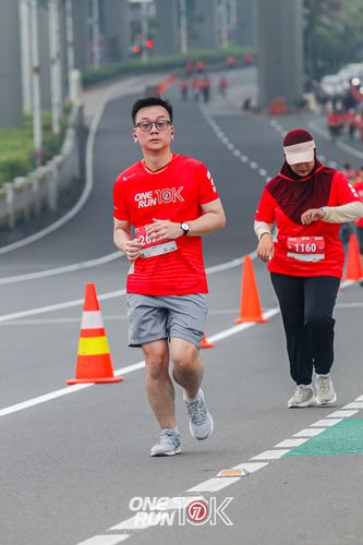 Race photo from ONE RUN 10K 2025