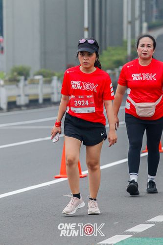 Race photo from ONE RUN 10K 2025