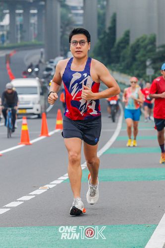 Race photo from ONE RUN 10K 2025