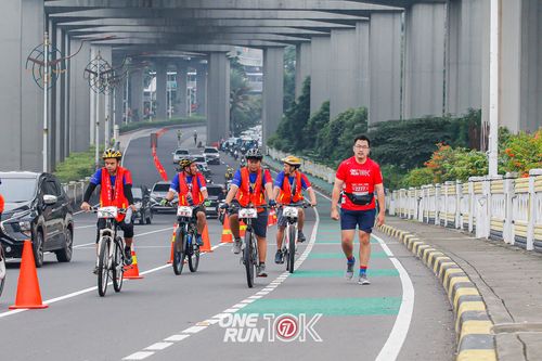 Race photo from ONE RUN 10K 2025