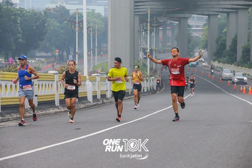Race photo from ONE RUN 10 K