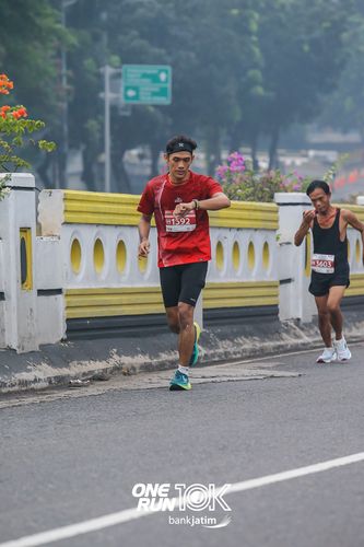 Race photo from ONE RUN 10 K