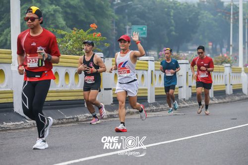 Race photo from ONE RUN 10 K