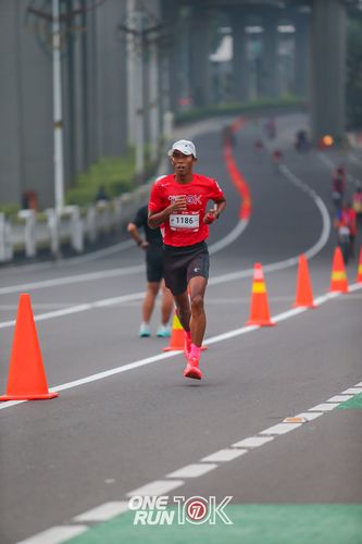 Race photo from ONE RUN 10K 2025