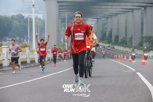 Race photo from ONE RUN 10 K