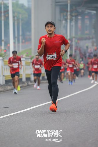 Race photo from ONE RUN 10 K