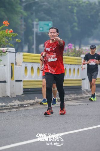 Race photo from ONE RUN 10 K