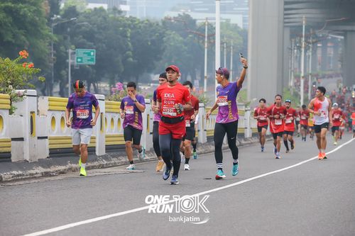Race photo from ONE RUN 10 K