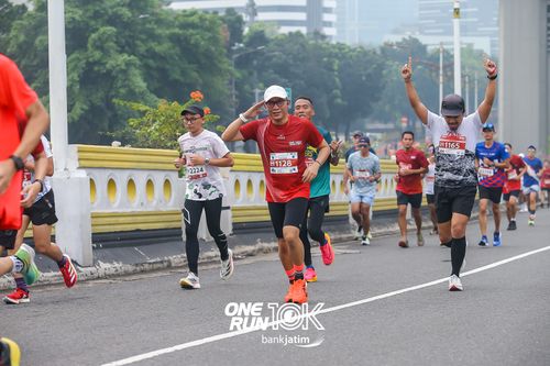 Race photo from ONE RUN 10 K