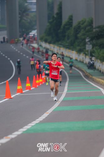 Race photo from ONE RUN 10K 2025