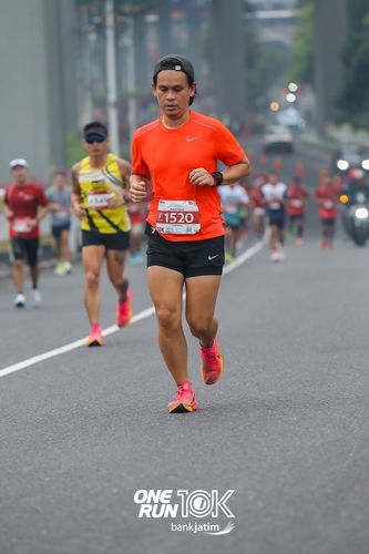 Race photo from ONE RUN 10 K