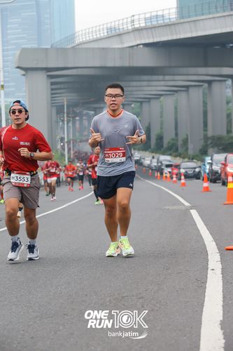 Race photo from ONE RUN 10 K