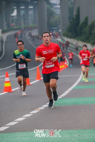 Race photo from ONE RUN 10K 2025