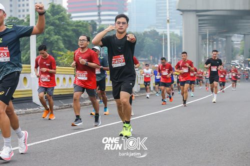 Race photo from ONE RUN 10 K