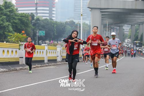 Race photo from ONE RUN 10 K