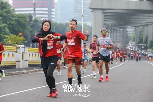 Race photo from ONE RUN 10 K